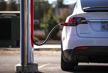 Learn about the Benefits of using an Electric Vehicle