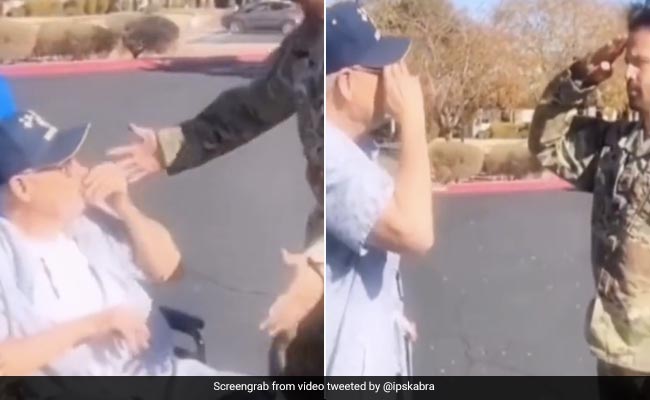 Wheelchair पर बैठे पिता ने ड्यूटी से घर आये सैनिक बेटे को किया Salute, वीडियो रुला देगा