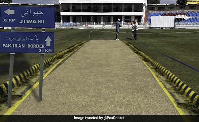 PAK vs AUS: पहले टेस्ट की पिच को 'सड़क' बताकर उड़ाया गया मजाक, लोग बना रहे Memes और ऐसे Jokes