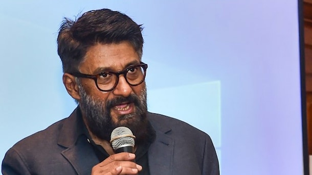 फिल्मों में हो रही है हिंदी की दुर्गति ? द कश्मीर फाइल्स के डायरेक्टर बोले- हमारे गाने पाकिस्तान से प्रभावित