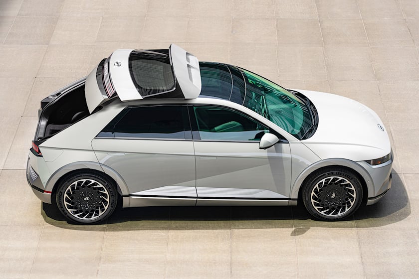 Kia And Hyundai Have Plans For A Sliding Tailgate?