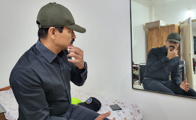 नशेड़ी का वेश धर पुलिस कमिश्‍नर ने फिल्‍मी स्‍टाइल में किया 'ऑपरेशन', अवैध वसूली करने वाले को यूं धर दबोचा..