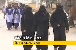 हाईकोर्ट के फैसले के बाद मुस्लिम संगठनों ने कर्नाटक बंद का आह्वान किया हाईकोर्ट के फैसले के बाद मुस्लिम संगठनों ने कर्नाटक बंद का आह्वान किया