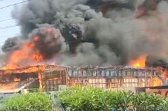 Massive Fire At Wedding Pandal In Delhi, 12 Fire Engines At Spot Massive Fire At Wedding Pandal In Delhi, 12 Fire Engines At Spot