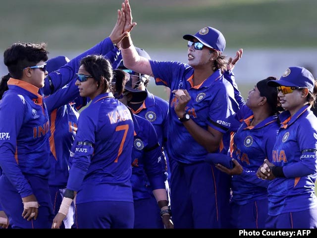 महिला क्रिकेट टीम की खिलाड़ियों को मिलेगी पुरुष क्रिकेटर्स के बराबर मैच फीस