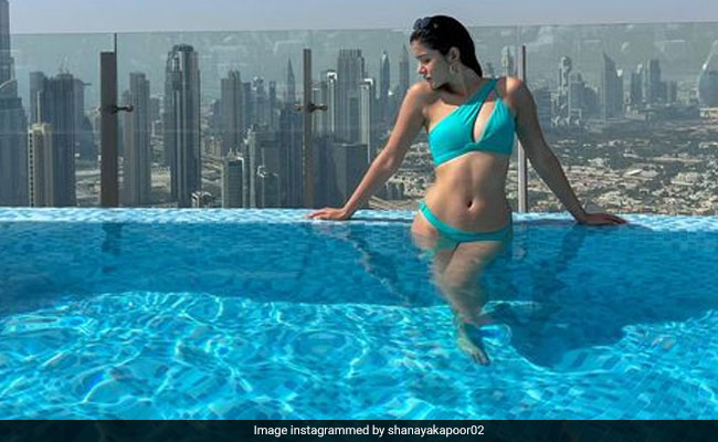 Into The Blue: Pic From "Aqua Baby" Shanaya Kapoor's Pool Time