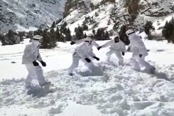 Watch: Border Police Personnel Play Kabaddi In Himachal Pradesh Snow Watch: Border Police Personnel Play Kabaddi In Himachal Pradesh Snow