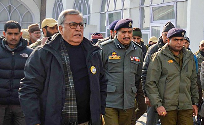 जम्मू-कश्मीर : एलजी के सलाहकार फारूक खान ने दिया इस्तीफा, बीजेपी में जाने की तैयारी