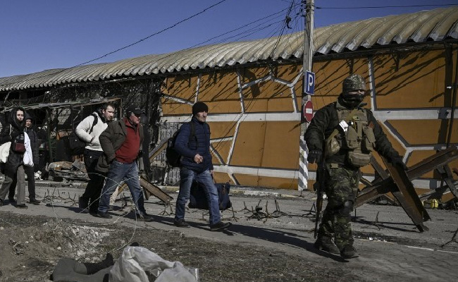 Russia's Putin Backs Plans To Send Volunteer Fighters To Ukraine