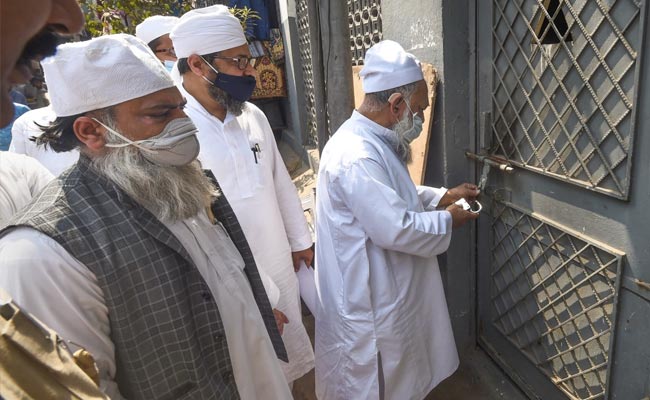 Delhi Police To Hand Over Nizamuddin Markaz Keys To Islamic Sect Chief