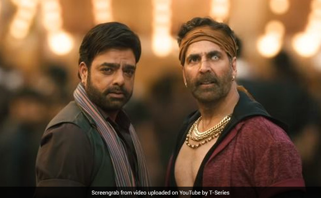 'बच्चन पांडे' का ‘सारे बोलो बेवफा’ सॉन्ग हुआ रिलीज, फैन्स बोले- 54 का Akshay Kumar अब भी 30 का लगता है
