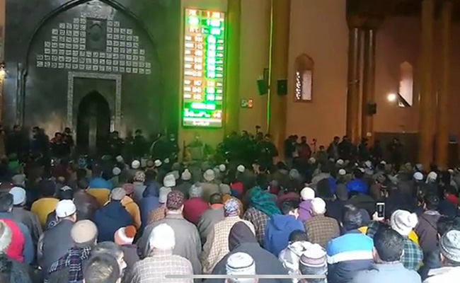 Prayers At Srinagar's Iconic Jamia Masjid After Long Shutdown