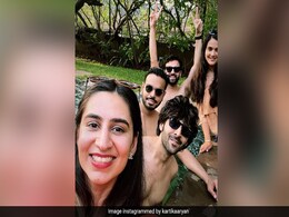 सितारों नहीं कॉलेज फ्रेंड्स के साथ वैकेशन पर जाते हैं Karthik Aaryan, PHOTOS देख कहेंगे 'दोस्ती हो तो ऐसी' सितारों नहीं कॉलेज फ्रेंड्स के साथ वैकेशन पर जाते हैं Karthik Aaryan, PHOTOS देख कहेंगे 'दोस्ती हो तो ऐसी'