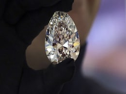 Giant White Diamond "The Rock" Makes Debut In Dubai Giant White Diamond "The Rock" Makes Debut In Dubai