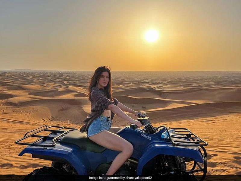 Shanaya Kapoor Can Certainly Make Dubai's "Wanderlust And Desert Dust" Look Very Fashionable