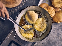 This Viral Hack For Oil-Free, Crispy Puris Is Taking Over The Internet