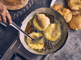 This Viral Hack For Oil-Free, Crispy Puris Is Taking Over The Internet This Viral Hack For Oil-Free, Crispy Puris Is Taking Over The Internet
