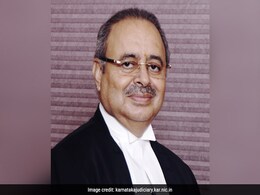 'टहलने तो जाते ही होंगे', हिजाब बैन पर फैसला सुनाने वाले कर्नाटक के चीफ जस्टिस को जान से मारने की धमकी; वकील का दावा 'टहलने तो जाते ही होंगे', हिजाब बैन पर फैसला सुनाने वाले कर्नाटक के चीफ जस्टिस को जान से मारने की धमकी; वकील का दावा