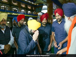 "Prayed For Golden Future Of Punjab": AAP's Bhagwant Mann Photographed At Gurdwara "Prayed For Golden Future Of Punjab": AAP's Bhagwant Mann Photographed At Gurdwara