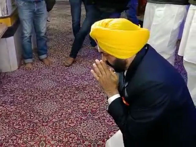 AAP's Punjab Chief Minister Candidate Visits Gurudwara Ahead Of Counting Of Votes