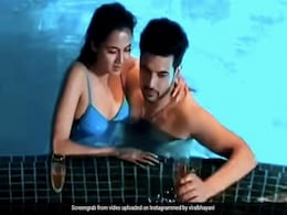 तेजस्वी-करण का पूल वीडियो वायरल, रोमांटिक केमिस्ट्री देख फैंस बोले- बस भी करो... तेजस्वी-करण का पूल वीडियो वायरल, रोमांटिक केमिस्ट्री देख फैंस बोले- बस भी करो...