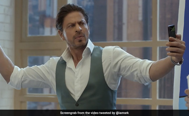 Shah Rukh Khan Asks, Salman Doing Anything? No, But <i>Thoda Ruk</i> - Because, Ranveer Singh And Ajay Devgn