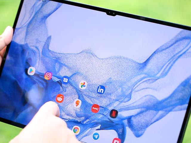 Samsung Galaxy Tab S8 Ultra: Too Huge to Handle?