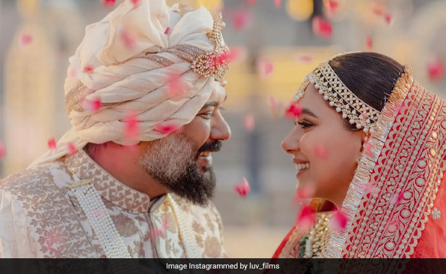 Inside Pics From Luv Ranjan And Alisha Vaid's Agra Wedding