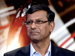 "पैराशूट इकोनॉमिस्ट" : अरविंद विरमानी ने भारत की वृद्धि पर दिए गए बयान पर की रघुराम राजन की आलोचना "पैराशूट इकोनॉमिस्ट" : अरविंद विरमानी ने भारत की वृद्धि पर दिए गए बयान पर की रघुराम राजन की आलोचना