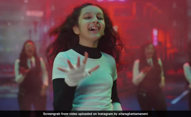 Sitara Ghattamaneni Makes Debut With Father Mahesh Babu's Film <i>Sarkaru Vaari Paata</i>