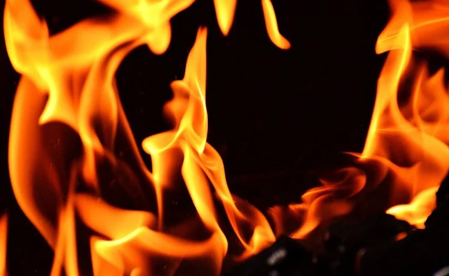Fire Breaks Out At Staff Quarters Of Nizam Palace Next To CBI Office In Kolkata