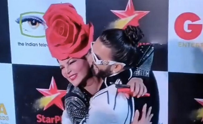 राखी सावंत से मिलने पर दोगुने जोश में आए रणवीर सिंह, किया ऐसा काम कि फैन्स ने कहा- दीपिका घर में एंट्री नहीं देगी...Video