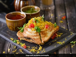 होली पर घर में आ जाएं बिन बताए मेहमान तो झटपट तैयार करें ये 3 स्वादिष्ट पकवान, सब बोल उठेंगे 'वाह' होली पर घर में आ जाएं बिन बताए मेहमान तो झटपट तैयार करें ये 3 स्वादिष्ट पकवान, सब बोल उठेंगे 'वाह'