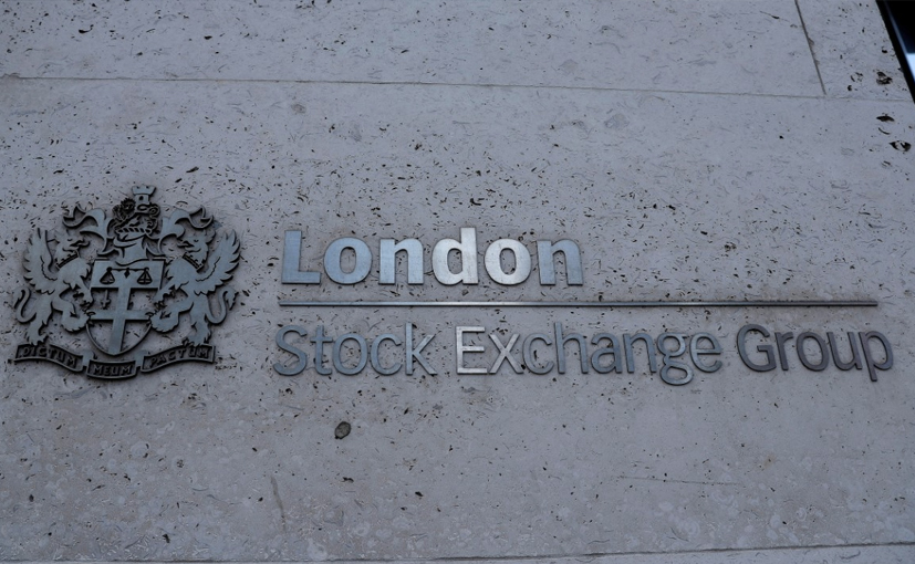 Oil Falls On Ukraine Peace Hopes, U.S. Treasury Yields Rise