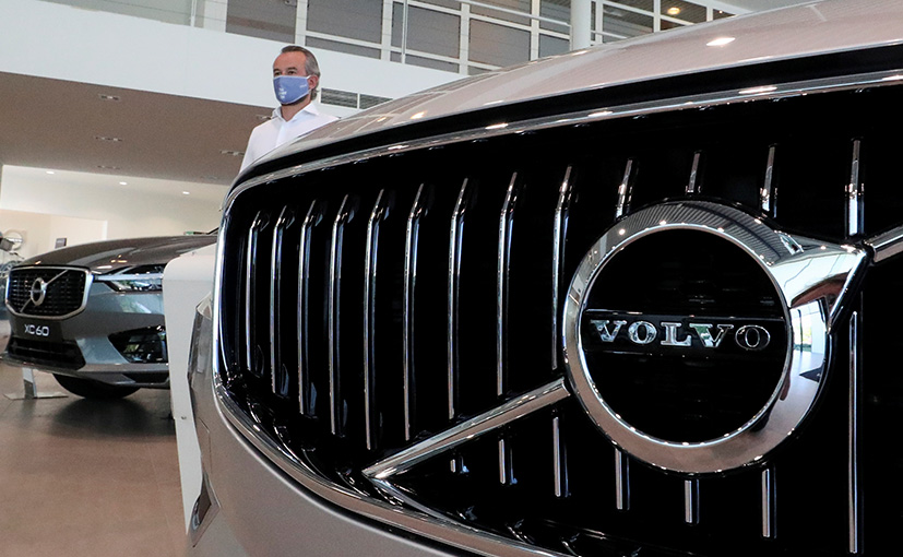 Volvo Cars Sees Chip Shortage Extending Into 2022, Q3 Profit Dips