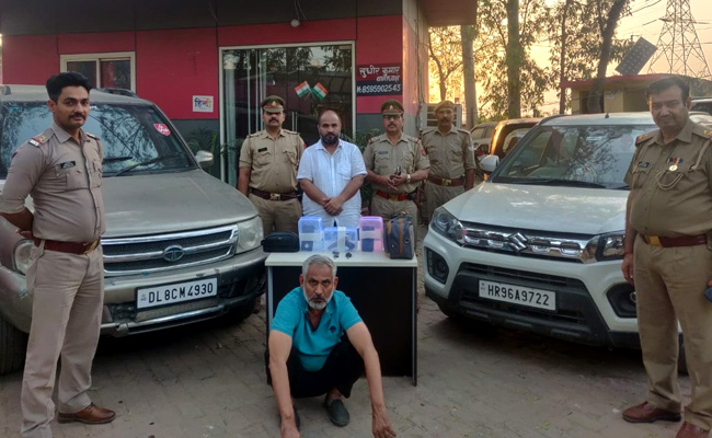 नोएडा : अगवा किये गये व्यापारी को पुलिस ने सकुशल बरामद किया