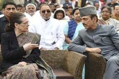 Sonia Gandhi Likely To Meet GN Azad Today As 'Rebels' Crank Up Pressure Sonia Gandhi Likely To Meet GN Azad Today As 'Rebels' Crank Up Pressure