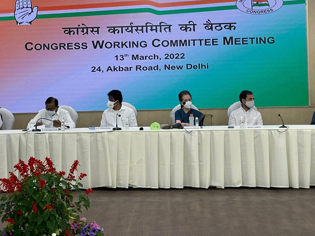 Gandhis Did Offer To Resign At Congress Meet, Just As NDTV Had Reported