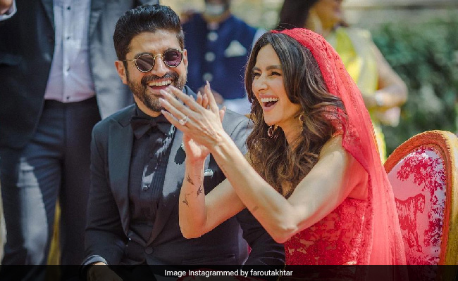 Farhan Akhtar's Post For Shibani Dandekar Is Love, Actually