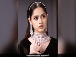 ब्लैक ड्रेस और डायमंड नेकलेस में जन्नत जुबैर की लेटेस्ट फोटो देखकर फैंस बोले - 'परी हो तुम' ब्लैक ड्रेस और डायमंड नेकलेस में जन्नत जुबैर की लेटेस्ट फोटो देखकर फैंस बोले - 'परी हो तुम'