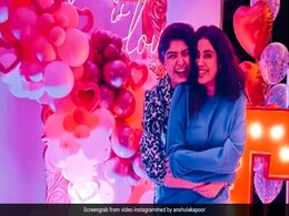 जाह्नवी कपूर ने फैमिली के साथ मनाया 25वां बर्थडे, बहन अंशुला ने फोटो शेयर कर के लिखा- ‘माइन’  जाह्नवी कपूर ने फैमिली के साथ मनाया 25वां बर्थडे, बहन अंशुला ने फोटो शेयर कर के लिखा- ‘माइन’