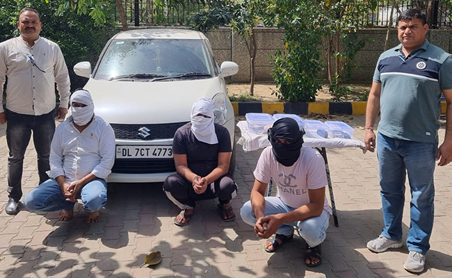 दिल्ली में फर्जी पुलिस बनकर राहगीरों को लूटता था गैंग, एटीएस के हत्थे चढ़ा