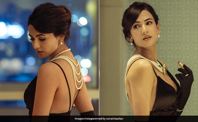 Sonal Chauhan Is Vintage Magic Come To Life In Her Black Slit Gown And Strings Of Pearls