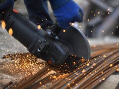 Ukrainian City's "Peaceful People" Make Roadblocks For Russian Tanks