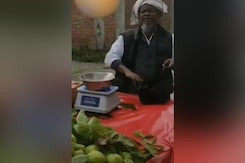 'कच्चा बादाम' के बाद अब अमरूद विक्रेता का गीत हुआ वायरल 'कच्चा बादाम' के बाद अब अमरूद विक्रेता का गीत हुआ वायरल