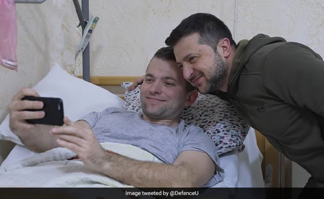 "Best Gift Will Be...": Zelensky Meets Injured Ukrainian Soldiers At Hospital