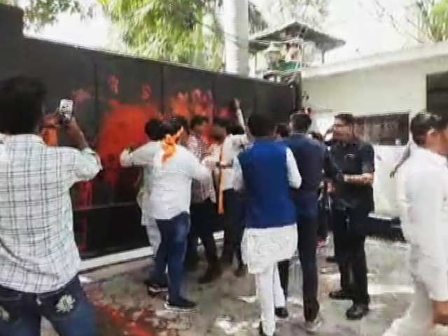 8 Arrested By Delhi Police For Vandalism At Arvind Kejriwal's Residence