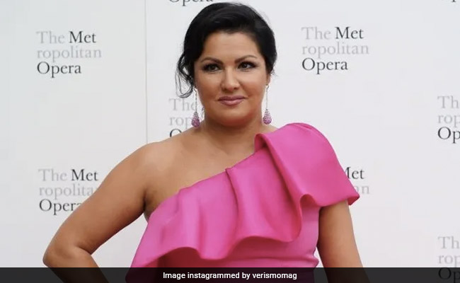Setting Record Straight: Russian Opera Star Tunes Out Row Over Putin Ties