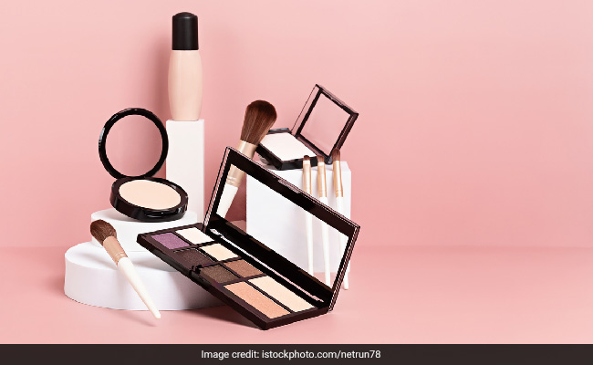 Bookmark These Waterproof Makeup Picks For Holi 2022
