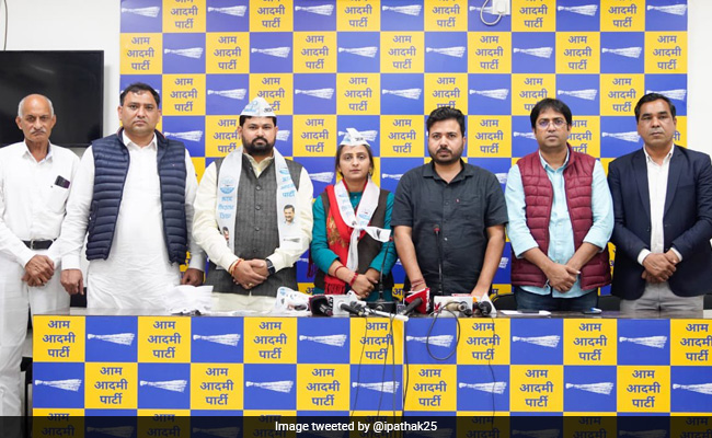 BJP's Priya Chaudhary, Congress' Pawan Sharma Join AAP